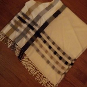 Poncho (Lightly Used)